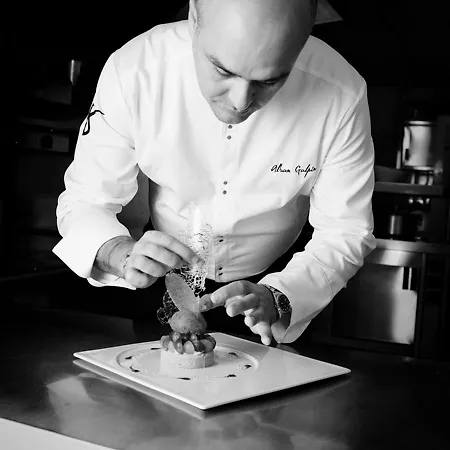 Logis De France Restaurant Le Lucullus Montmorillon