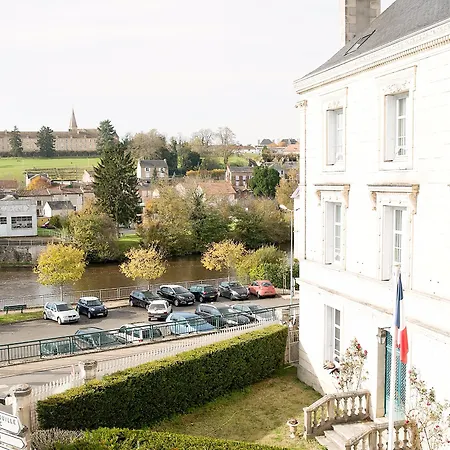 Hotel Logis De France Restaurant Le Lucullus Montmorillon