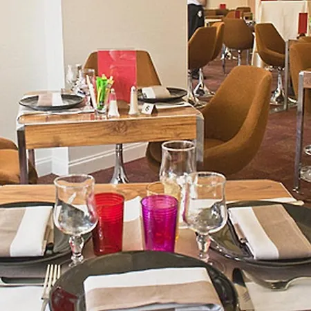 Logis De France Restaurant Le Lucullus 2* Montmorillon