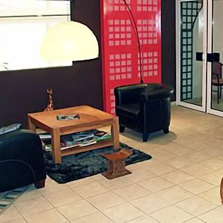 Logis De France Restaurant Le Lucullus Hotel Montmorillon