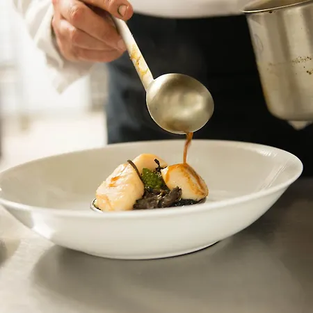 Logis De France Restaurant Le Lucullus Montmorillon