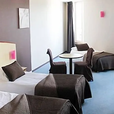 Hotel Logis De France Restaurant Le Lucullus Montmorillon