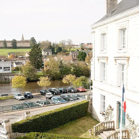 Hotel Logis De France Restaurant Le Lucullus Montmorillon