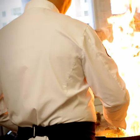 Logis De France Restaurant Le Lucullus Hotel Montmorillon