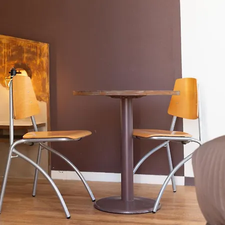 Hotel Logis De France Restaurant Le Lucullus 3*