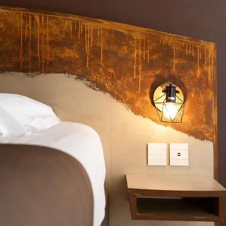 Hotel Logis De France Restaurant Le Lucullus Montmorillon
