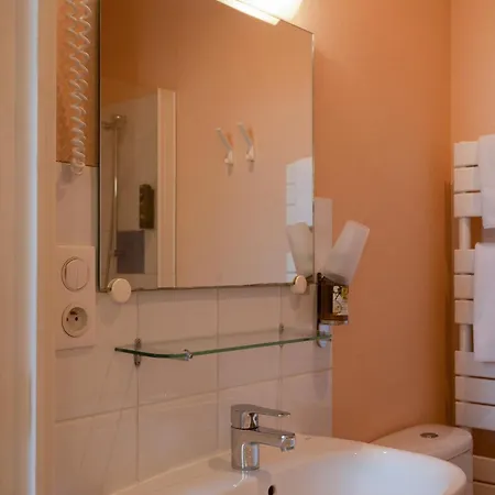 Logis De France Restaurant Le Lucullus 3* Montmorillon