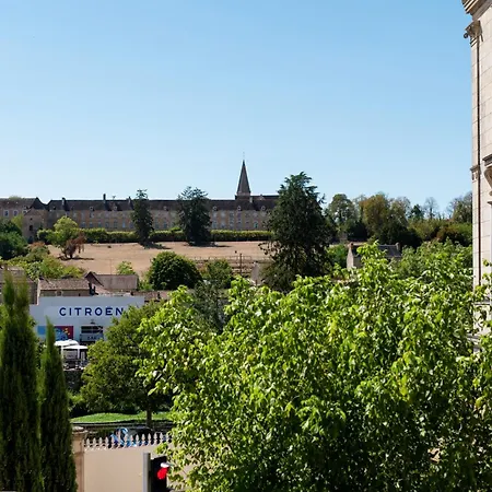 Logis De France Restaurant Le Lucullus Hotel 3*