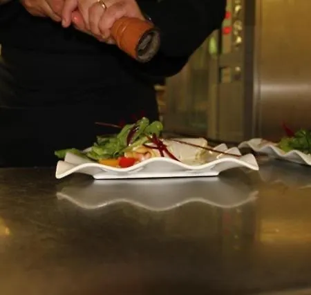 Logis De France Restaurant Le Lucullus Hotel